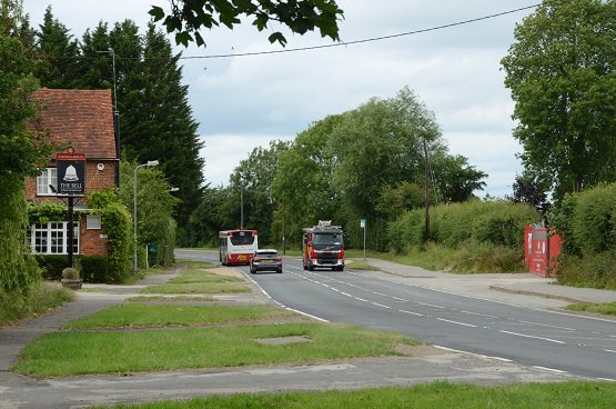 Lower Road, SM, new junction layout site long-shot twds Ayles DSC_0409