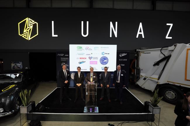 Councillor Steven Broadbent, Cabinet Member for Transport, David Lorenz, Founder and CEO of Lunaz Group, Councillor Martin Tett, Buckinghamshire Council Leader, Jon Hilton, Technical Director of Lunaz Group and Councillor Peter Strachan, Cabinet Member for Climate Change and Environment.