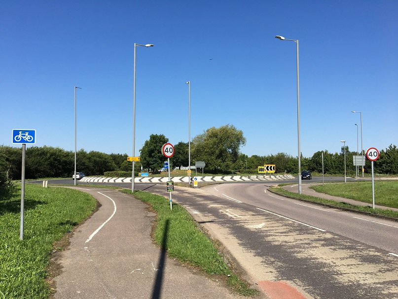 Woodlands roundabout A41